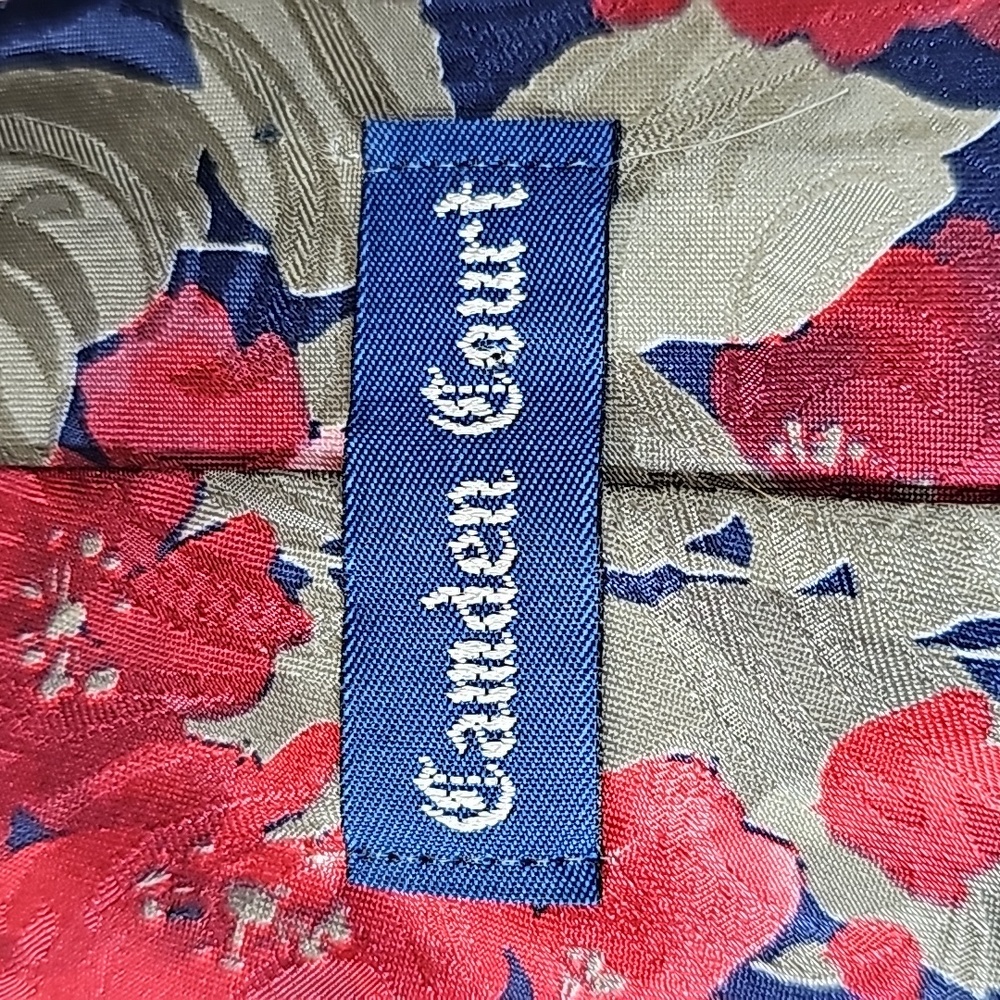 Tie - Picture 8 of 11